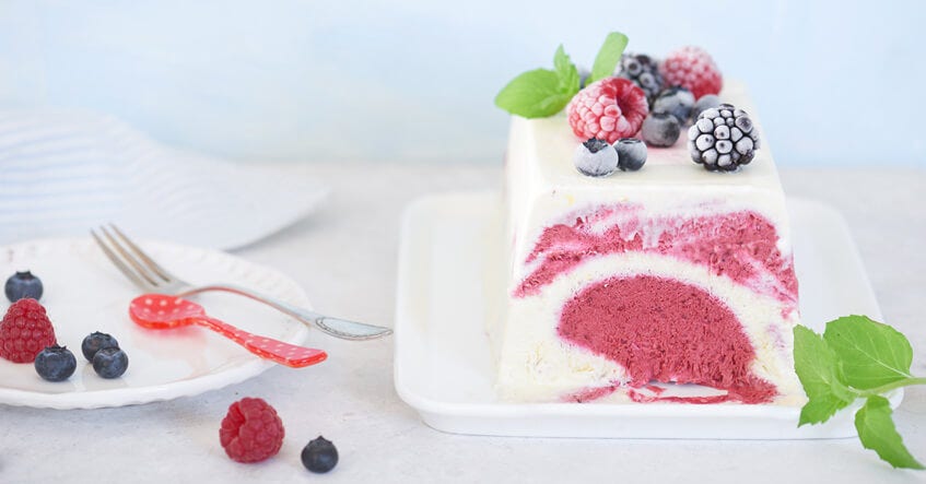 Fruktig bärparfait – krämig dessert du enkelt gör hemma