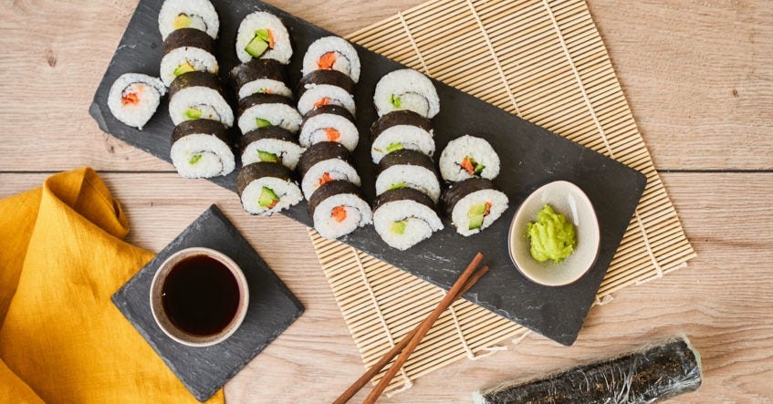 Gör din egen sushi: Hur man gör makirullar och mer!