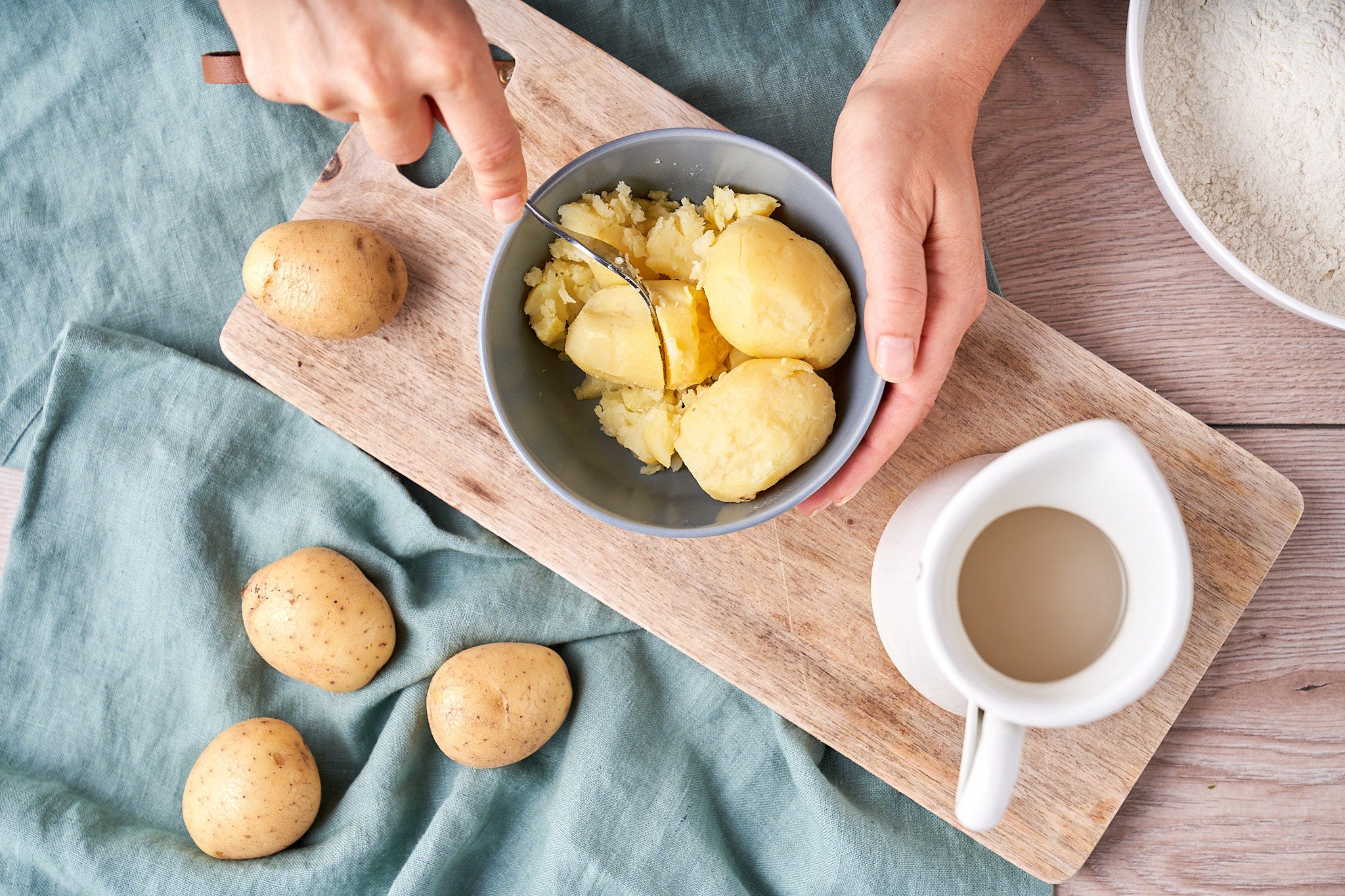 Baka ett saftigt potatisbröd: med överbliven kokt potatis