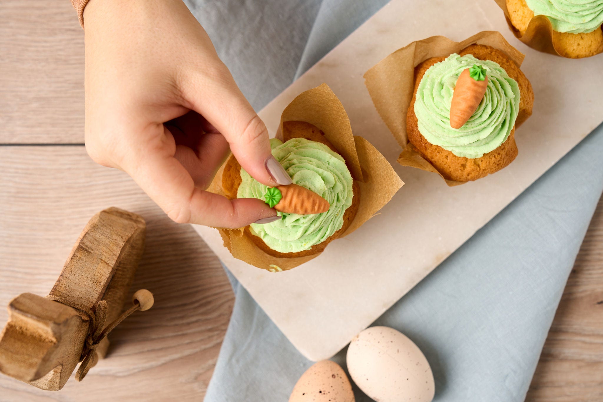 Påskcupcakes med krämig citrontopping – perfekt för påskbrunchen