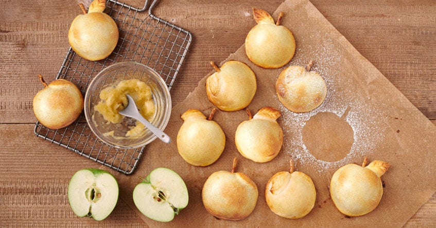 Krispiga äppelknyten – bakverk med äpplen, kanel och smördeg