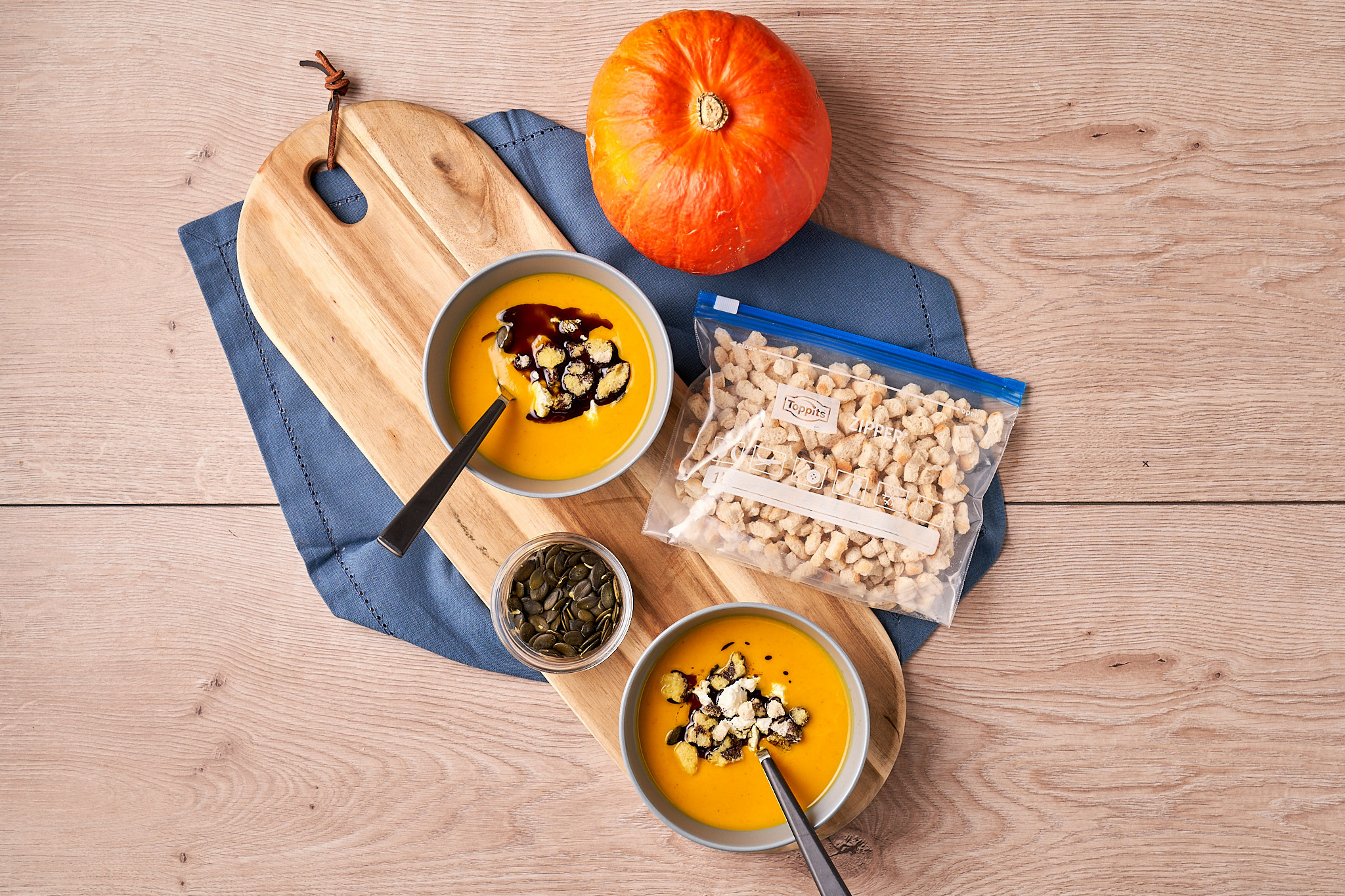 Pumpasoppa med en twist – höstig, krämig och raffinerat kryddad