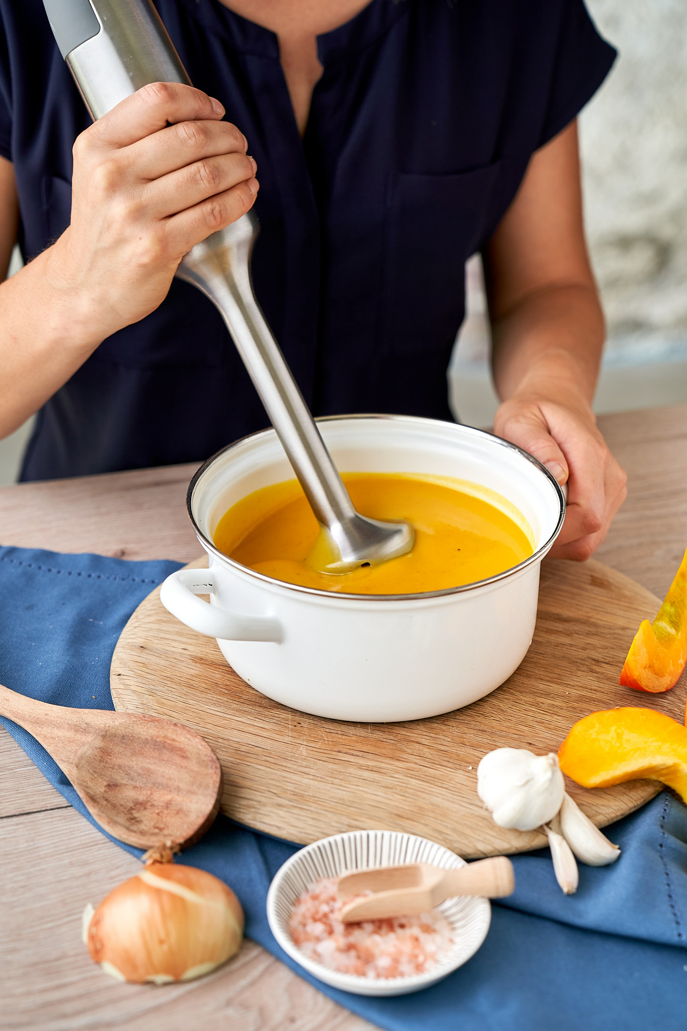 Pumpasoppa med en twist – höstig, krämig och raffinerat kryddad