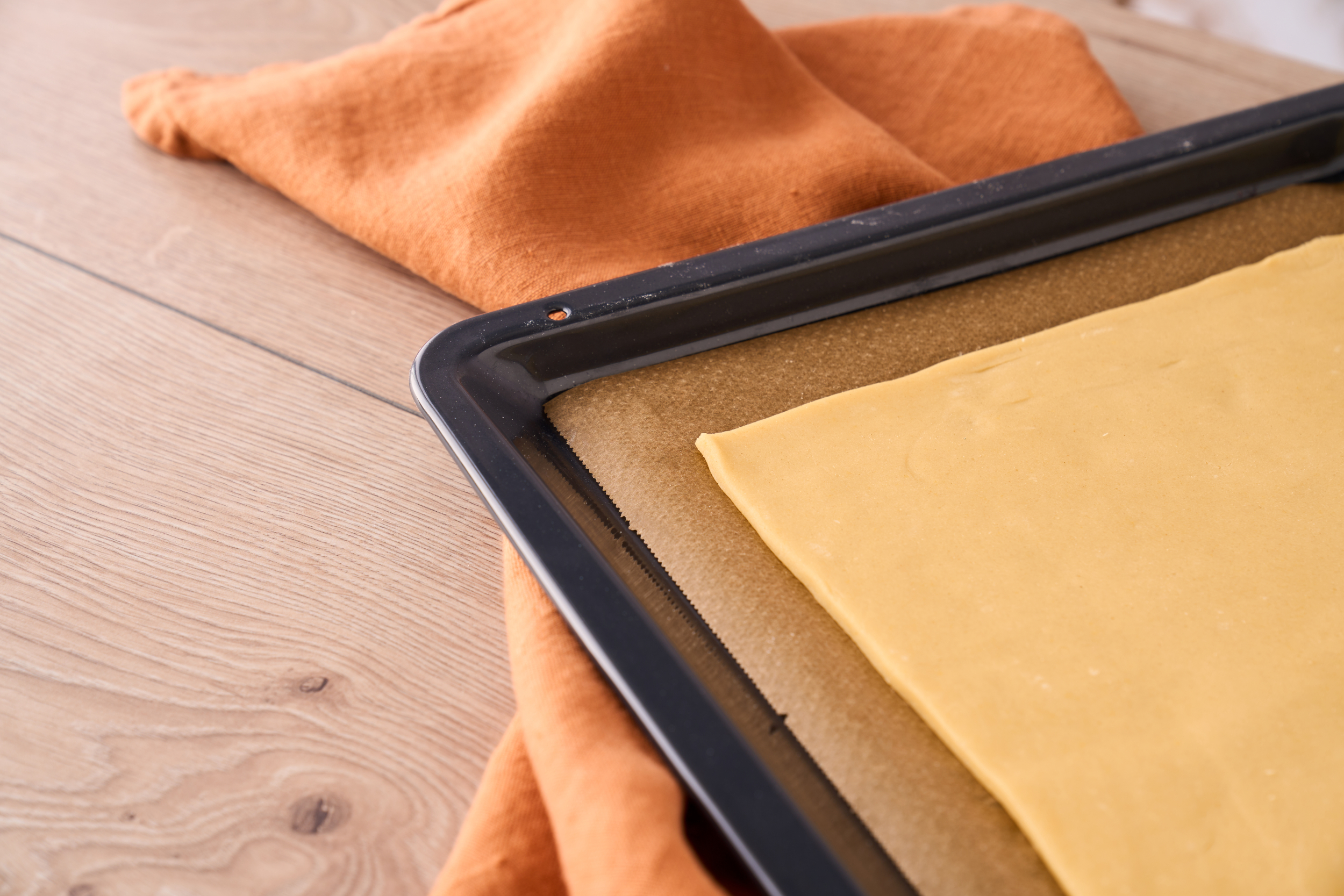 Nötkakor: jättgoda med aprikosmarmelad och mandel