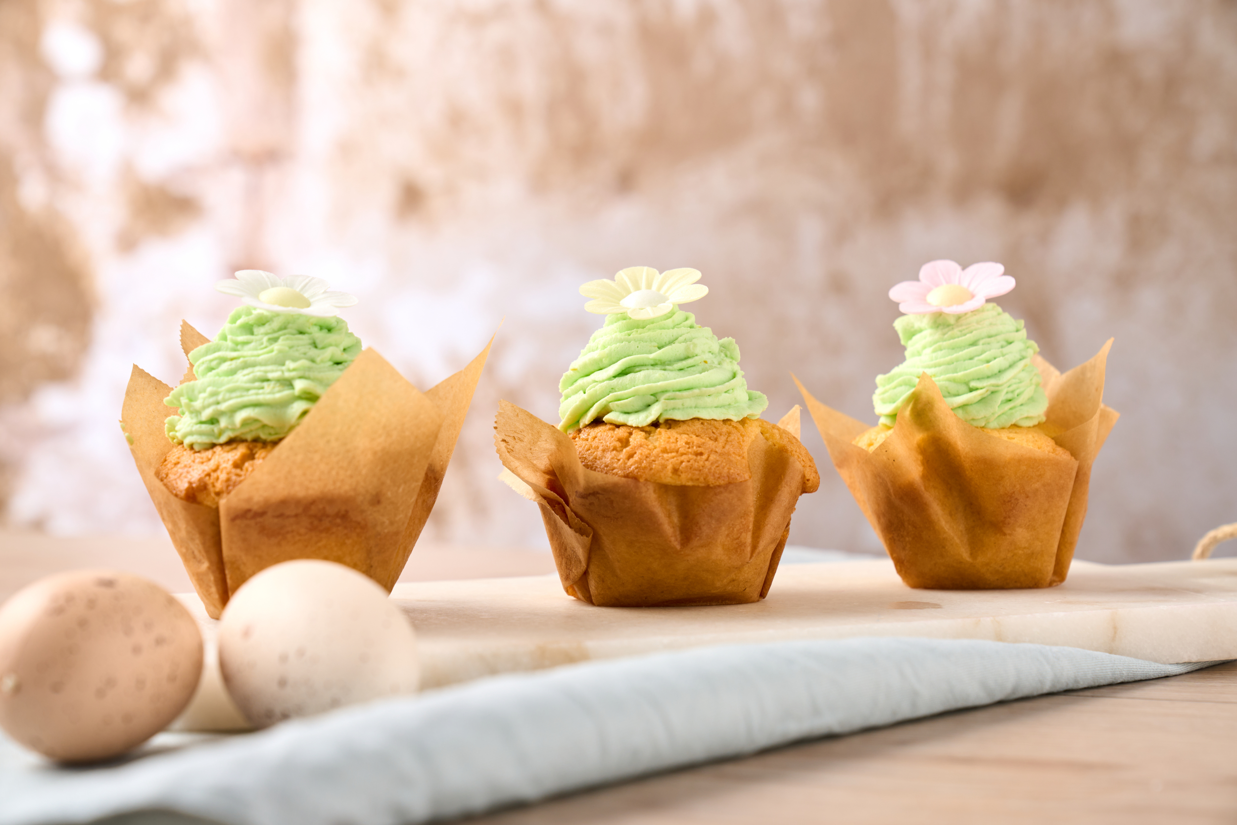 Påskcupcakes med krämig citrontopping – perfekt för påskbrunchen