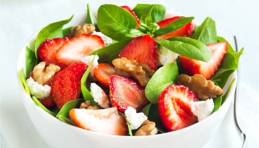 Großer frischer Salat